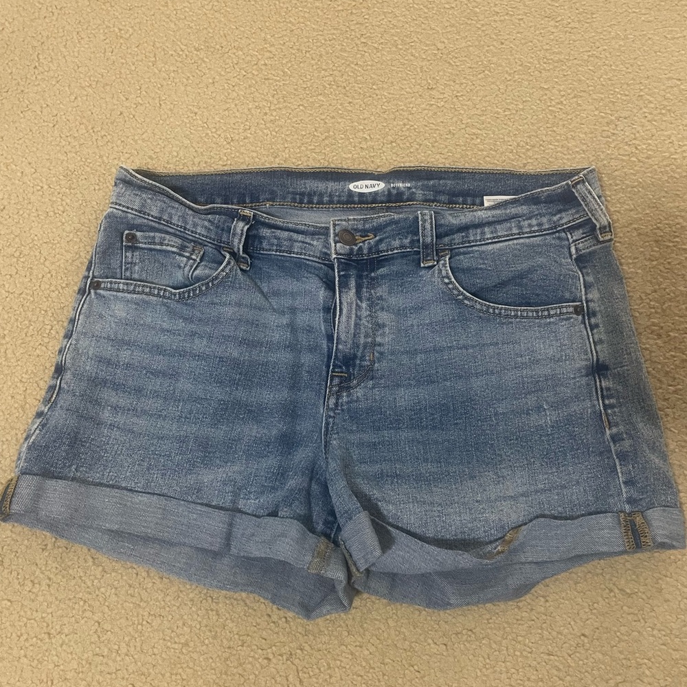 ⭐️Old Navy Boyfriend Cut Shorts⭐️